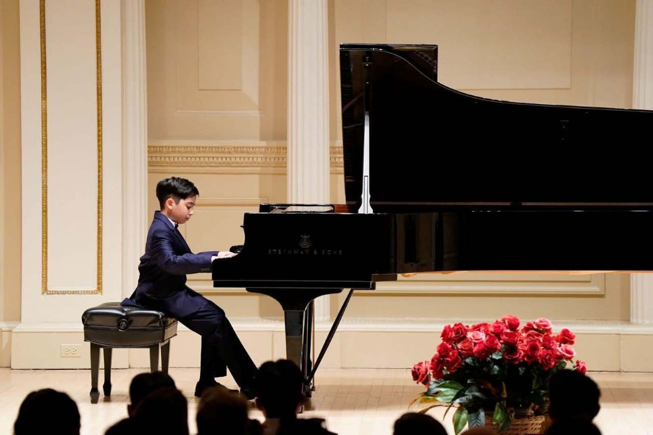 Εμμανουήλ Κουτσάκης-Ένα νέο αστέρι της Συμφωνικής Ορχήστρας Νέων Ελλάδος